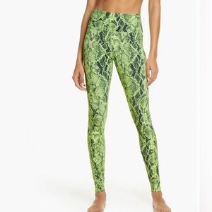 ALO High Waist Snakeskin Vapor Legging in Neon Lime
Size XS